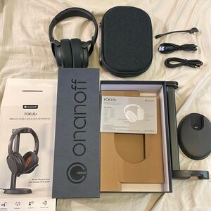Onanoff Fokus+ wireless noise cancelling headphones